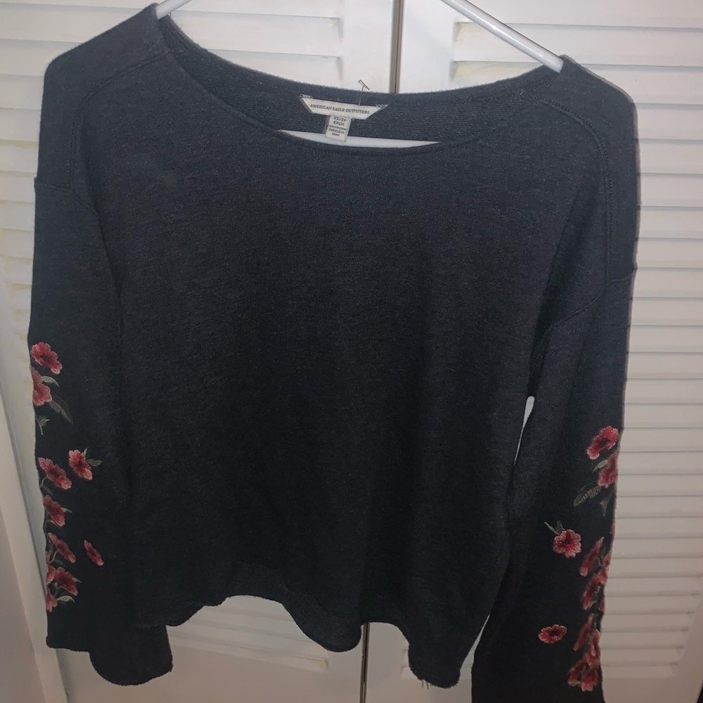 American Eagle cropped sweatshirt